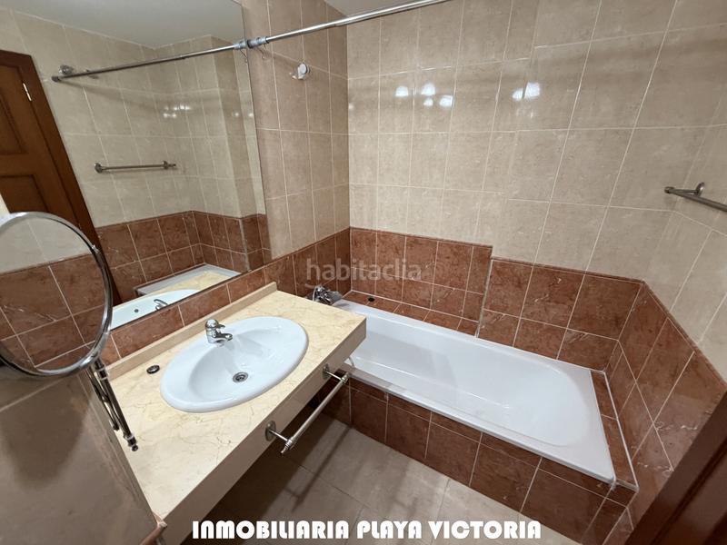 Foto 45b9efce-b197-4d3f-9b85-88da0874d5c5. Flat with parking in astilleros - la paz - loreto - el corte inglés Cádiz