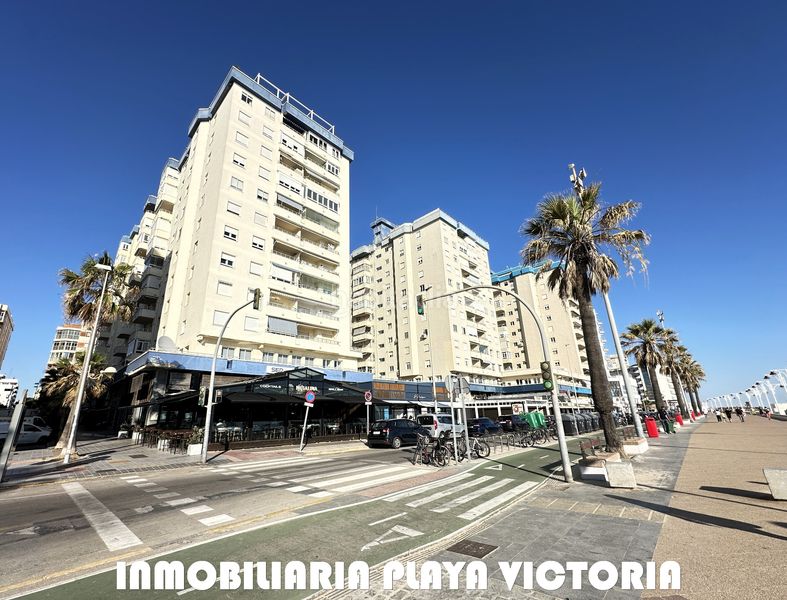 Foto 7563cd17-c66b-425d-8902-c5e2318fc468. Pis amb aparcament a Paseo Marítimo - San José - La Laguna Cádiz