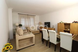 Pis a Kabiezes. Tres habitaciones, armarios empotrados, exterior, ascensor a cot