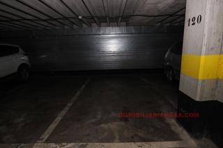 Aparcament cotxe a Centro. Zona bolinches. ref.g054