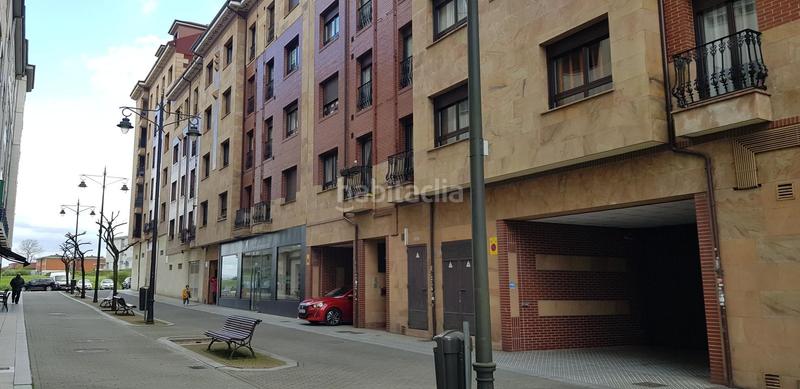 Foto 698d5746-283b-42d2-9a19-ee2e85958bb9. Affitto posto auto in Lugones Siero