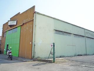 Nau industrial a Calle la peña 53. Nave con campa