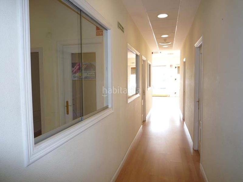 Foto bce5d155-ba3f-4d67-b6be-5e93ad8013ae. Office space in carretera al puerto deportivo 27 in Camargo