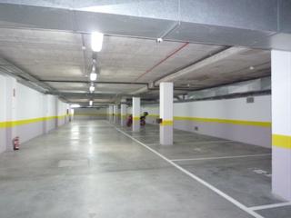 Parking voiture à Calle francisco tomás y valiente 19a