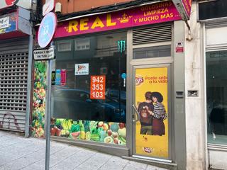 Local Comercial en Calle Guevara 8