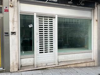 Local Comercial en Calle Guevara 8