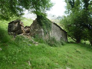Landgut in N/a. Finca rústica con cabaña en liérganes