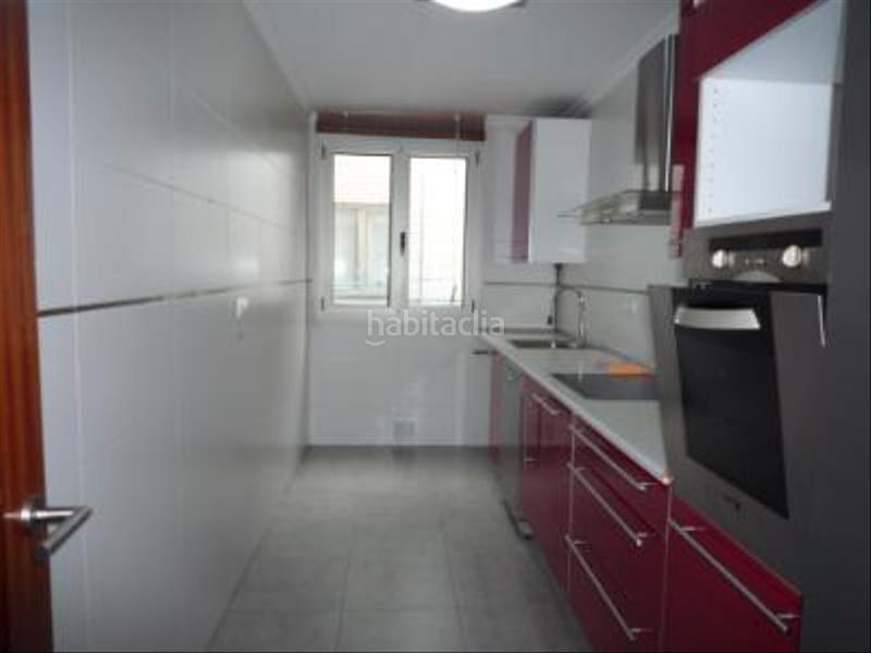 Foto 983033e2-1f7e-4cc5-be33-41c980dddb32. Piso en calle francisco tomás y valiente 3 piso junto corte ingles en Santander