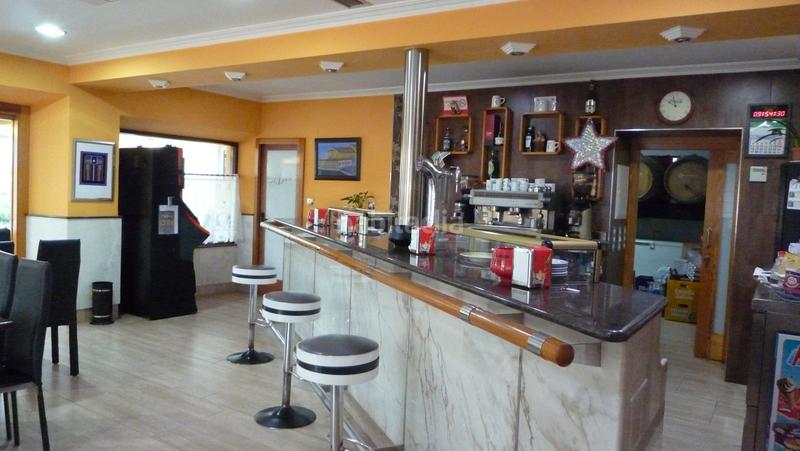 Foto 0c594223-874d-41e7-bfeb-271f1ef9e9f7. Alquiler local comercial en barrio de santiago 14 bar completamente instalado en alquiler. en Camargo