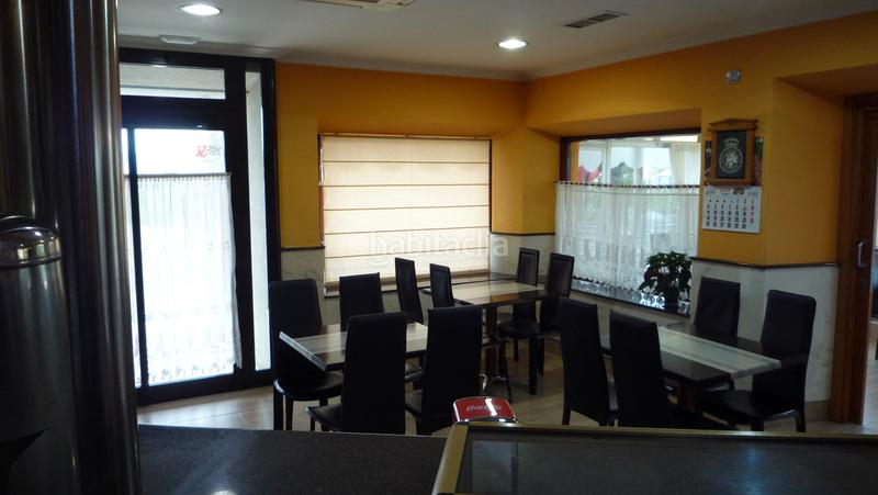 Foto 44fe13f3-5b0d-4189-8725-f9788a1d5466. Alquiler local comercial en barrio de santiago 14 bar completamente instalado en alquiler. en Camargo