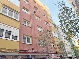 Etagenwohnung in Calle san luis 40. Piso en el centro de santander