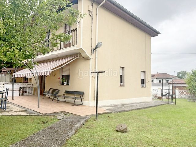 Foto 152cf117-728a-4b81-968a-5cb992937343. Casa adossada amb aparcament a Reocín