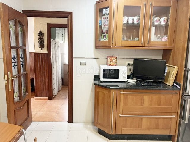 Foto e9deba69-eddc-42a5-a33e-be9f4638b1b2. Casa adossada amb aparcament a Reocín