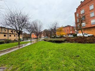 Flat in Calle san gabriel 1. Todo exterior frente a parques, lado pericones, 2 trasteros.