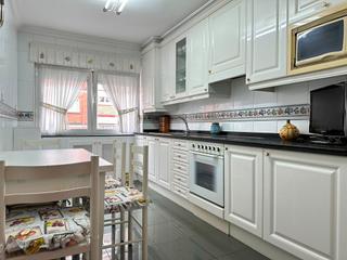 Flat  Calle de álava. Piso al lado del corte inglés, con ascensor y gas ciudad. para e