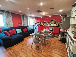 Pis  Calle río nalón 4. Piso de 3 dormitorios con plaza de garaje