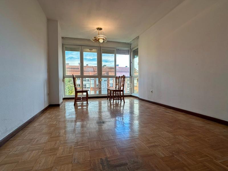 Foto 7010fdf5-9ccd-4de1-802e-6a618579931b. Pis amb calefacció aparcament a Montevil Gijón