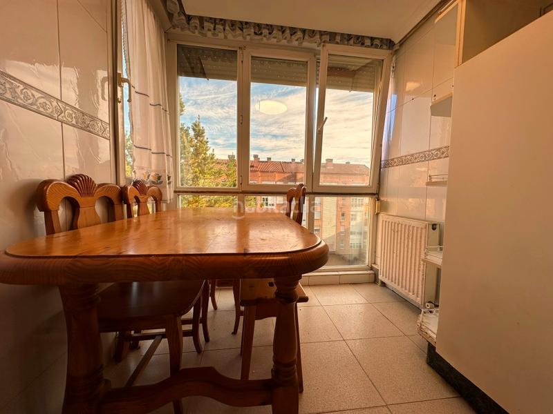 Foto ac82af9b-2595-45e6-9b9f-d557a397f006. Pis amb calefacció aparcament a Montevil Gijón