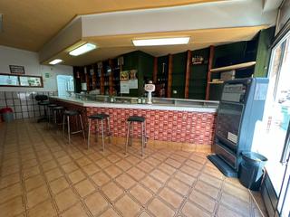 Pis en Pumarn. Vivienda ms local de negocio en planta baja