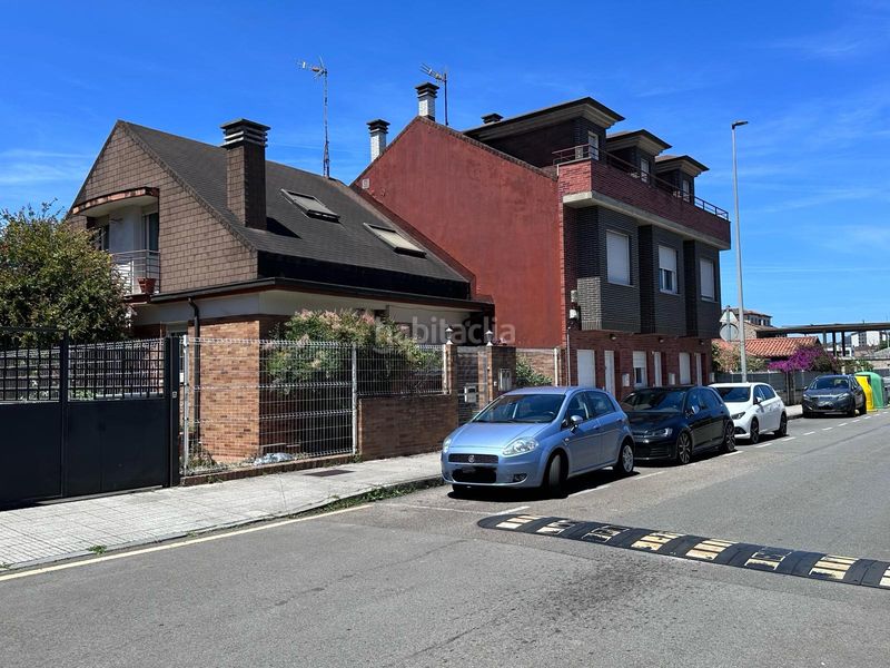 Foto 7c898772-0e06-42b6-ad16-d1326fd3248a. Casa adossada amb calefacció a Tremañes Gijón