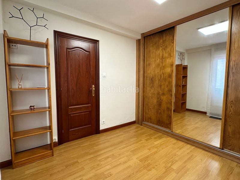 Foto 64249a79-7698-4709-b891-f4dbbaf4db23. Piso  de 3 dormitorios con ascensor y terraza en Gijón