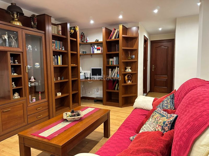 Foto c43b3a9c-4e96-45d8-b976-a9f1f92b8bfc. Piso  de 3 dormitorios con ascensor y terraza en Gijón