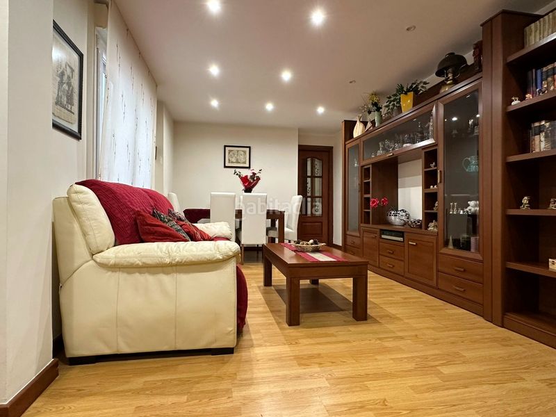 Foto d519ea22-b0e3-4c60-af49-4c7f56bdb27b. Piso  de 3 dormitorios con ascensor y terraza en Gijón