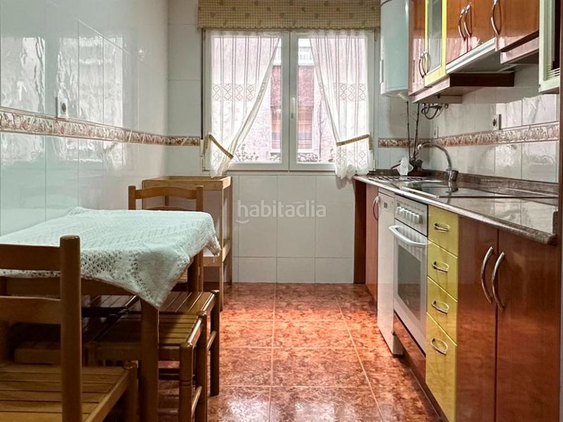 Foto d51ac85d-8b68-443f-9efd-56c891474425. Piso  de 3 dormitorios con ascensor y terraza en Gijón