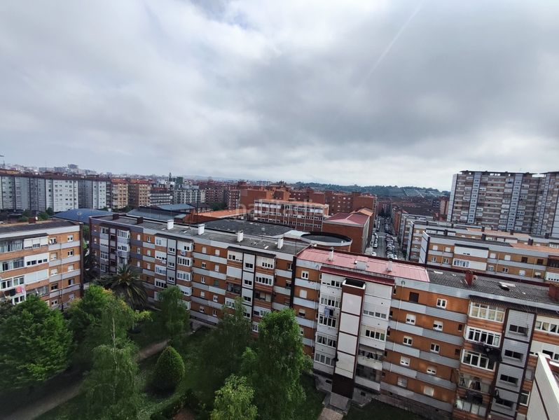 Foto d8803085-ee01-439f-9050-bc0e697b164c. Pis amb calefacció a Pumarín Gijón