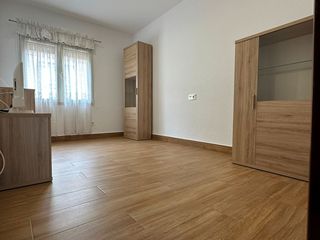 Appartement  Calle electra. Piso muy cuidado y céntrico.