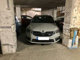 Car parking in Calle juan alvargonzález 37