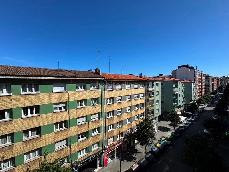 Foto 45488cd7-cc72-4471-b681-9aea70e9308f. Pis amb calefacció a Pumarín Gijón