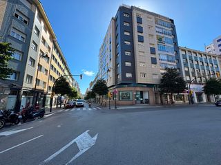 Pis  Calle juan alvargonzález. Amplio piso con excelente ubicación, fachada rehabilitada.