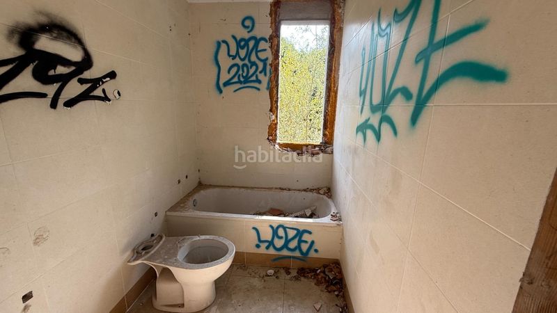 Foto a6a0f490-f737-4ef5-a83a-fcce17dad51e. Edificio en barrio barrio villabáñez en Castañeda