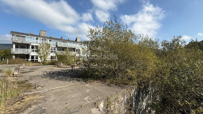 Foto ba676f95-daa4-4c70-834a-7806d28b94e1. Edificio en barrio barrio villabáñez en Castañeda