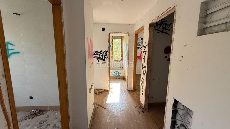 Foto e0fbedfd-a93f-4b30-a524-2bf526cb46d3. Edificio en barrio barrio villabáñez en Castañeda