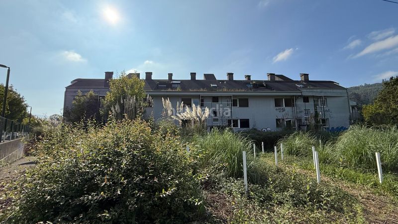 Foto fe83d260-a860-47e8-a54b-6b2fa200f0c3. Edificio en barrio barrio villabáñez en Castañeda