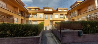 Planta baixa a Barrio san juan 1. Bajo de 3 dormitorios con jardín en boo de piélagos