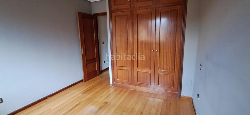 Foto 0f136b33-0e82-4693-8e04-aafc1636e952. Casa adosada en calle ria de solia 9 chalet astillero en Astillero (El)