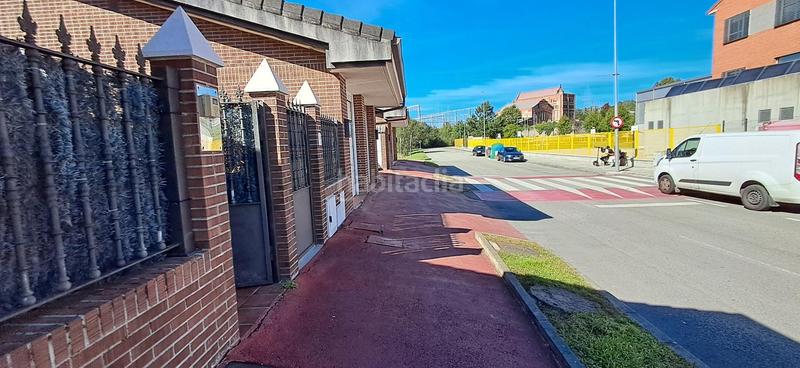 Foto 12689ec3-c72e-4761-a058-98e8a8960c75. Casa adosada en calle ria de solia 9 chalet astillero en Astillero (El)