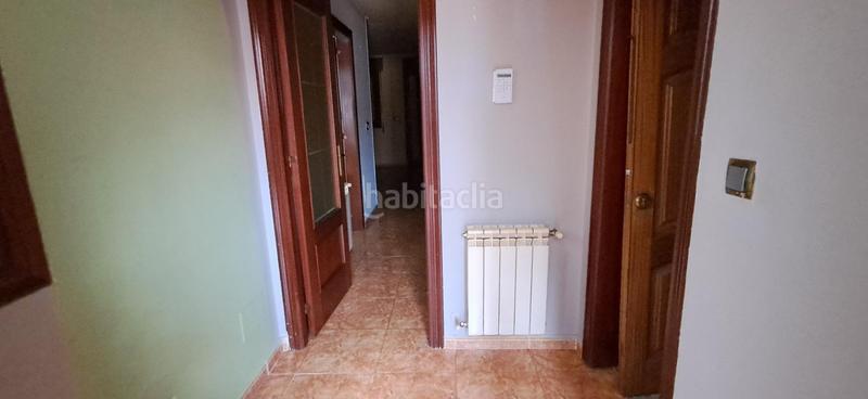 Foto 3205bc9d-fc5e-41c9-9695-bffc4a2f95ee. Casa adosada en calle ria de solia 9 chalet astillero en Astillero (El)