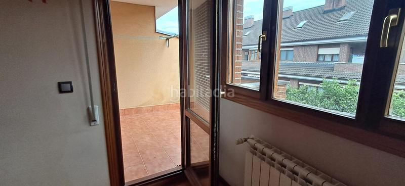 Foto 3229c32a-d87d-4a1a-88b1-9f6e7b9fa133. Casa adosada en calle ria de solia 9 chalet astillero en Astillero (El)