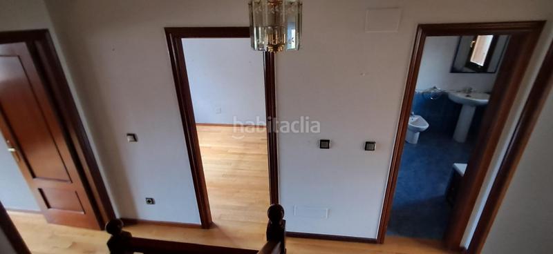 Foto 5198dfe3-0af5-4e3f-819a-e2c9869281e5. Casa adosada en calle ria de solia 9 chalet astillero en Astillero (El)