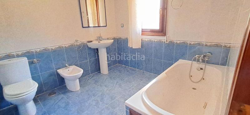 Foto 7bd0f664-ab71-4289-b562-051432e67317. Casa adosada en calle ria de solia 9 chalet astillero en Astillero (El)
