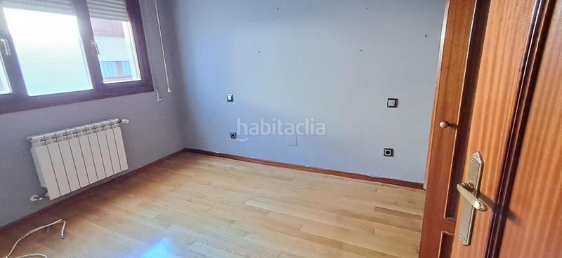 Foto a28a3427-e186-4286-99c8-10706d75f58f. Casa adosada en calle ria de solia 9 chalet astillero en Astillero (El)
