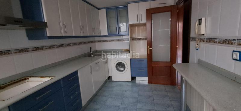 Foto d5e46d1c-b3e8-4c48-8d6f-5e8e6ea4dac5. Casa adosada en calle ria de solia 9 chalet astillero en Astillero (El)