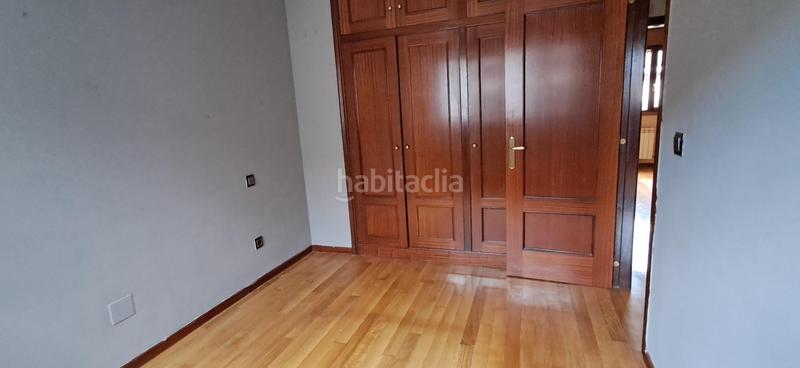 Foto df07fa02-681a-4cc3-98b7-85f26959ebef. Casa adosada en calle ria de solia 9 chalet astillero en Astillero (El)