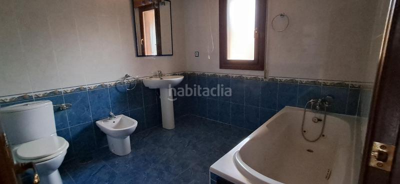 Foto fae837ad-e60d-423a-a2df-2523349a78a5. Casa adosada en calle ria de solia 9 chalet astillero en Astillero (El)