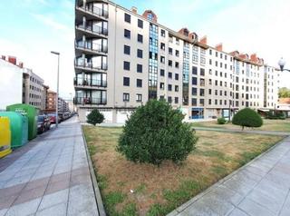 Local commercial à Calle alcalde lópez torre 19. Local en pravia