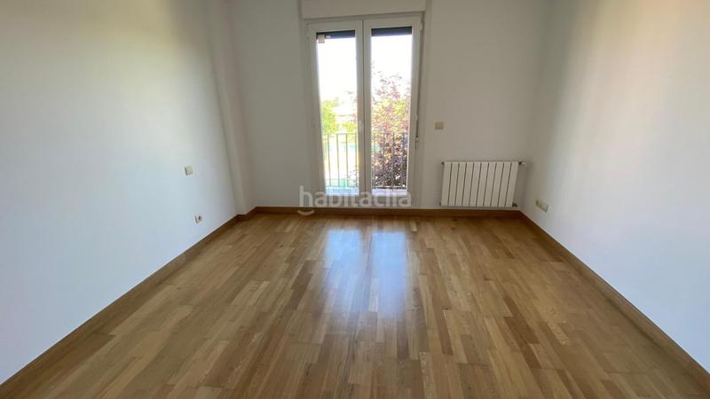 Foto 4d525f4c-bee2-4fea-9b15-9c879dfcdb9c. Reihenhaus mit parking in Comillas